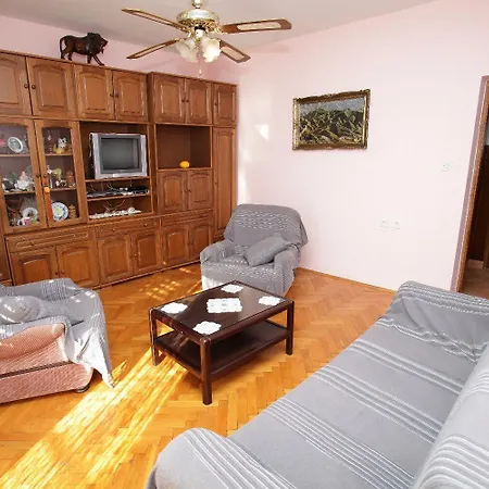 Apartman Marin *